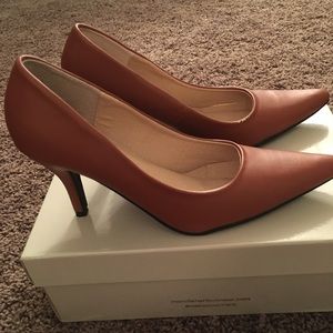 Tan Brown Heels size 6.5